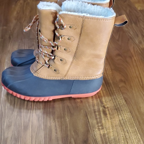 Shoes/Boots - Picture 3 of 7